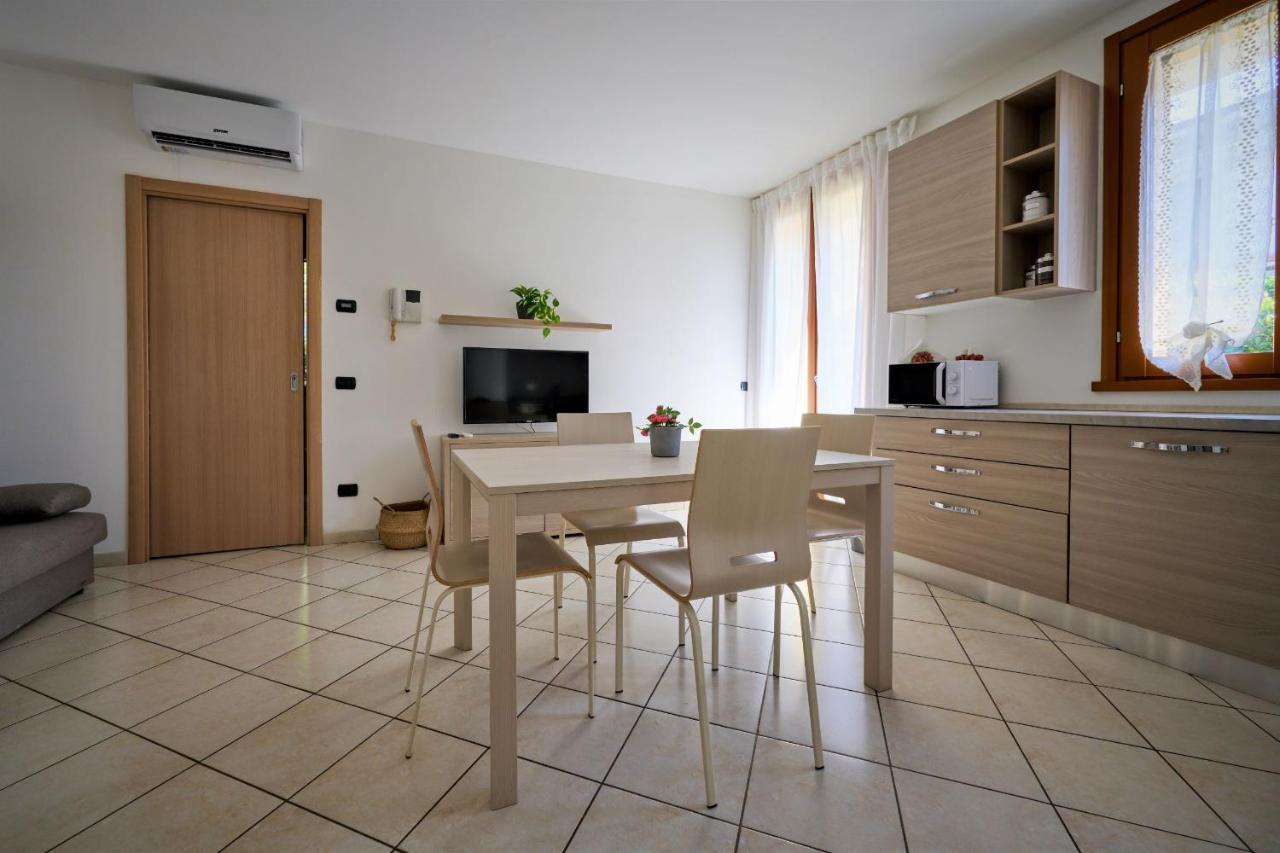 La Casa Dei Tigli - Bilocale Con Taverna E Giardino Apartment Gorgonzola Exterior photo
